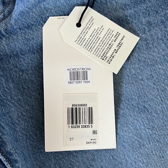 ❌ SOLD ❌ 🆕NEW Levi’s High Waisted Mid Thigh Cutoff Denim Shorts - Picture 3 of 4